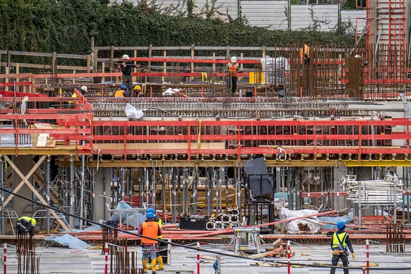 Large construction site in Düsseldorf, construction of condominium North Rhine-Westphalia, Germany, Europe