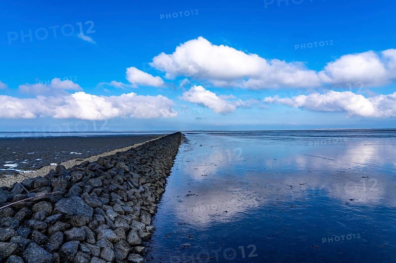 The Wadden Sea, East Frisia, between Bensersiel and Neuharlingersiel, Breakwater behind the dyke, Lower Saxony, Stairs, Germany, Europe