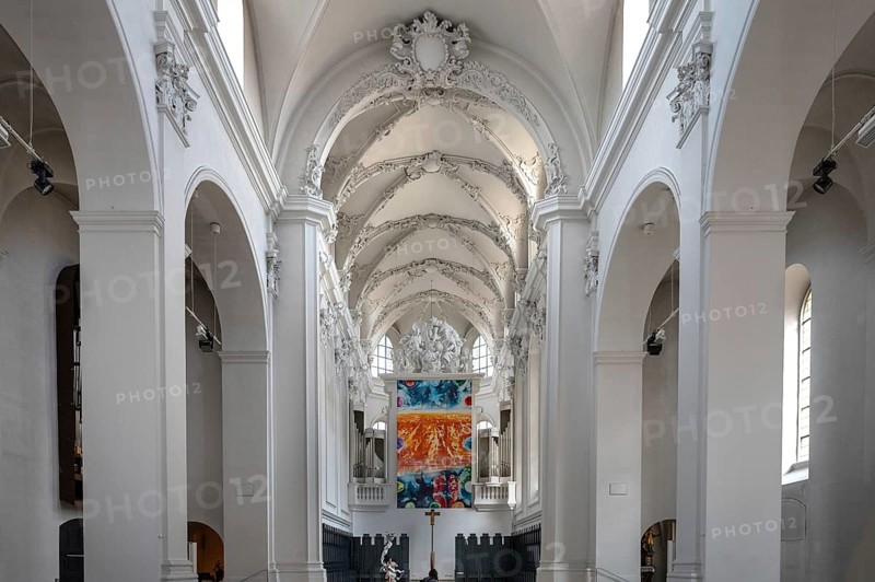 Chancel with luminous altarpiece created by the painter Jacques Gassmann, Heavenly Jerusalem 2011, St Augustine's Church, Dominikanerplatz, Würzburg, Lower Franconia, Bavaria, Germany, Europe