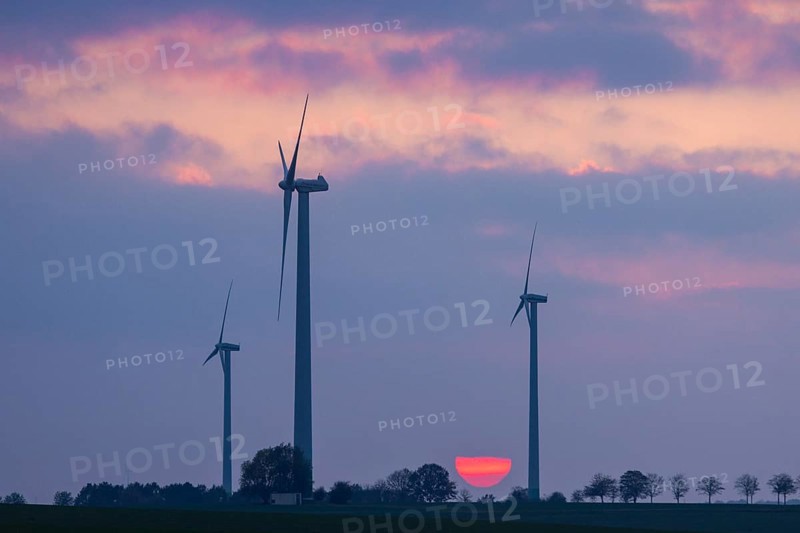 Rossau wind farm at sunset, Rossau wind farm, Rossau, Saxony, Germany, Europe