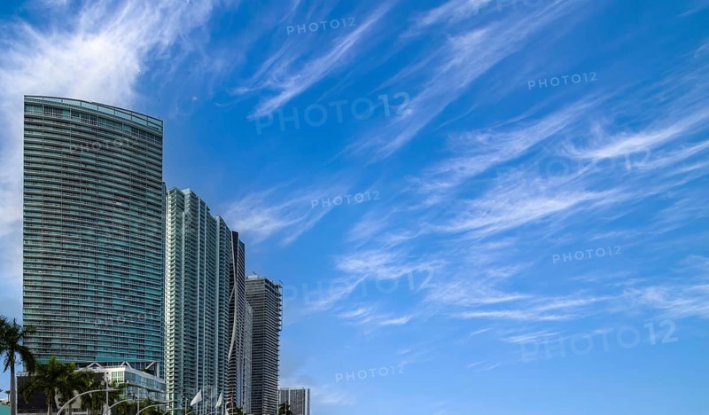 Miami, luxury condominiums located near city financial center, Biscayne Bay and South Beach