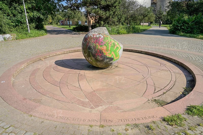 Sundial at the Zeiss-Großplanetarium, Prenzlauer Allee, Prenzlauer Berg, Pankow, Berlin, Germany, Europe
