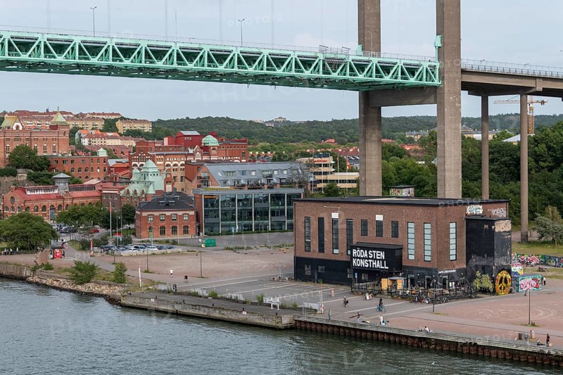 Radasten Art Gallery under Alvsborgsbron Bridge leading to the island of Hesingen (Hisingen), Gothenburg, Sweden, Europe