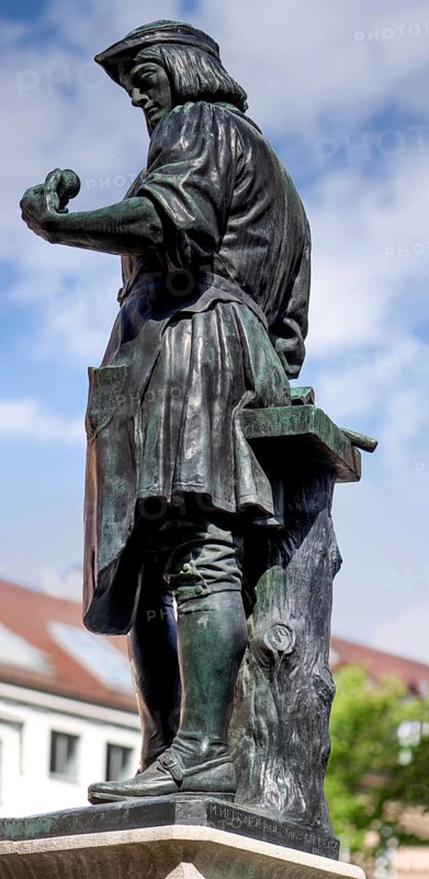 Sculpture by Peter-Henlein, inventor of the pocket watch, fountain figure on Hefnersplatz, inaugurated in 1905, Nuremberg, Central Franconia, Bavaria, Germany, Europe