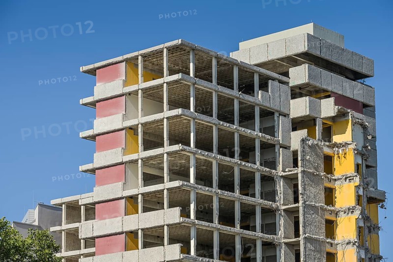 Demolition and remediation of an office building, An der Urania, Kurfürstenstraße, Schöneberg, Tempelhof-Schöneberg, Berlin, Germany, Europe