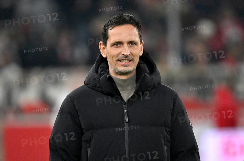Coach Dino Toppmöller, portrait, smiles, Eintracht Frankfurt SGE MHPArena, MHP Arena Stuttgart, Baden-Württemberg, Germany, Europe