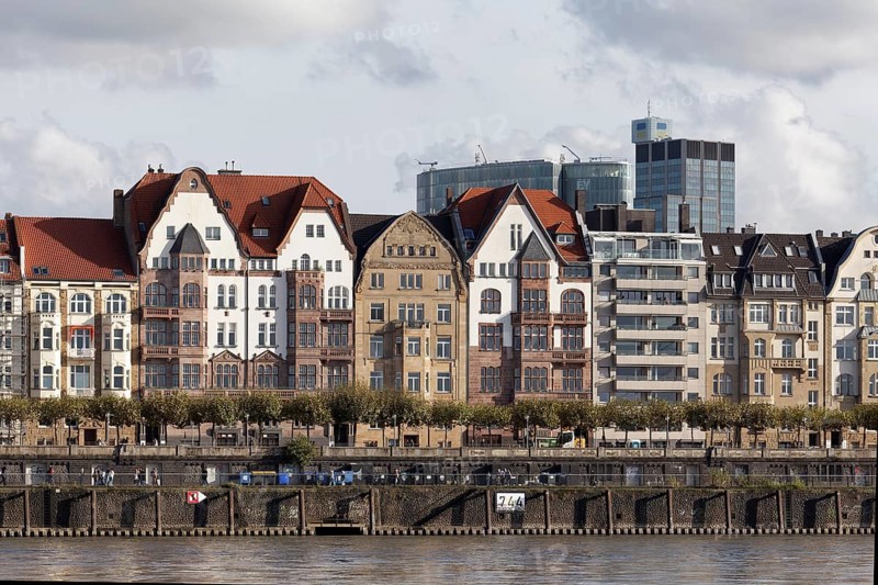 Mannesmannufer, row of houses and Rhine promenade, Düsseldorf, North Rhine-Westphalia, Germany, Europe