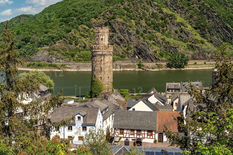 View of Oberwesel with the Ochsenturm tower and the Rhine, World Heritage Site Upper Middle Rhine Valley, Oberwesel, Rhineland-Palatinate, Germany, Europe