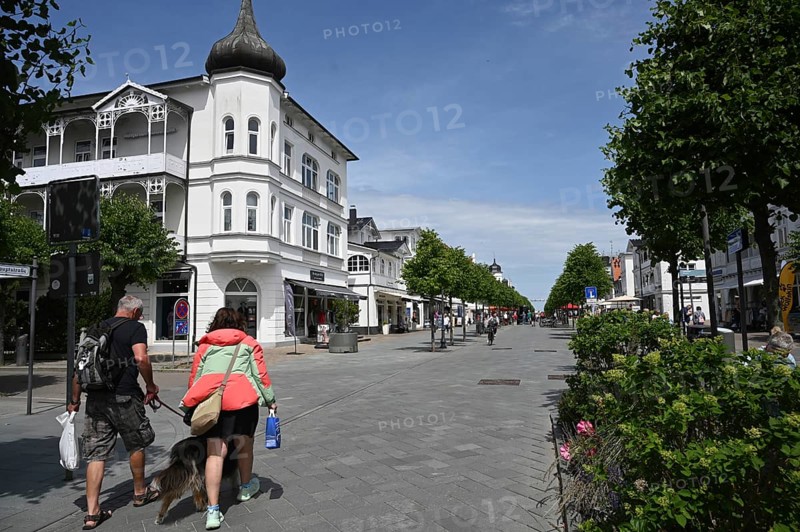 DEU, Germany, Sellin (Rügen) : The Workers' Welfare Organisation (AWO) has designed a senior citizens' trip to Rügen as a special experience for its guests. Seaside resort of Binz, Europe