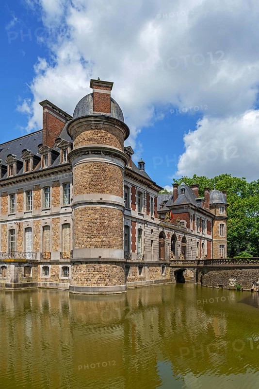 Château de Bel?il, Baroque moated castle in Beloeil and residence of the princes of Ligne, province of Hainaut, Wallonia, Belgium, Europe