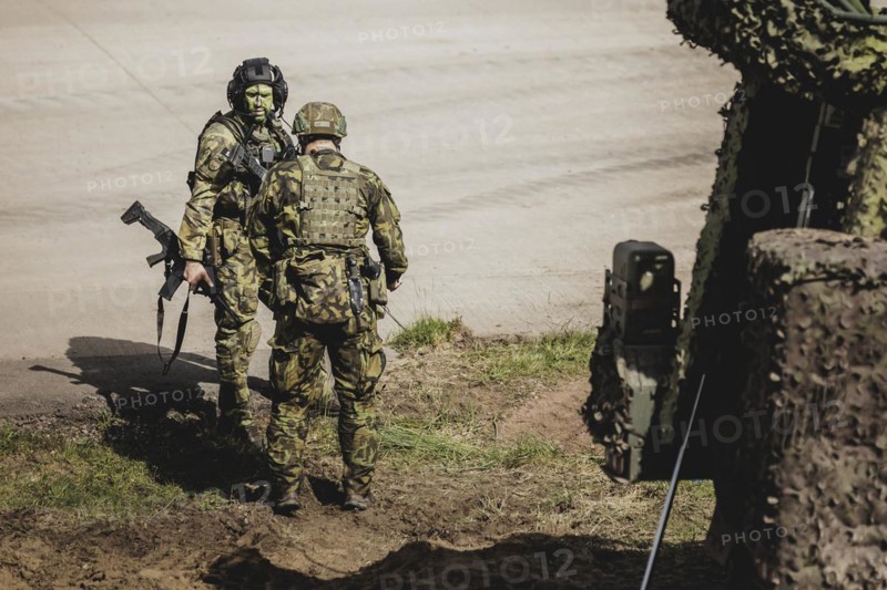 Armed soldiers, photographed as part of a Bundeswehr exercise with armed forces from Norway and the Czech Republic during the 'Wettiner Schwert' exercise as part of Quadriga 2024 in the training town of Schnöggersburg, 8 April 2024