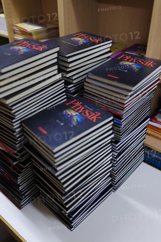 Topic: Physics books at school, Bonn, 29 November 2023