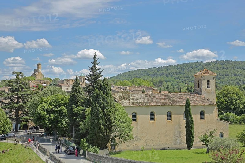 Temple, church and townscape of Lourmarin, Luberon, Vaucluse, Provence, France, Europe