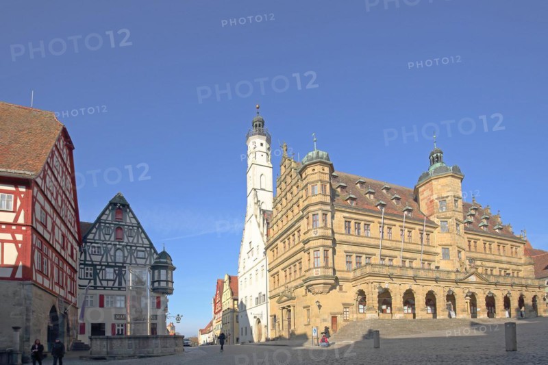 Historic meat house, Marien pharmacy, market fountain, white town hall tower with Renaissance town hall on the market square, half-timbered houses, Rothenburg ob der Tauber, Tauberfranken, Franconia, Bavaria, Germany, Europe