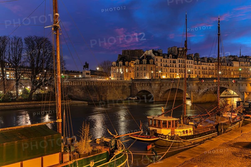 Pont Neuf and Ile de la Cite, Ile Saint-Louis, Paris, Ile de France, France, Paris, Ile de France, France, Europe