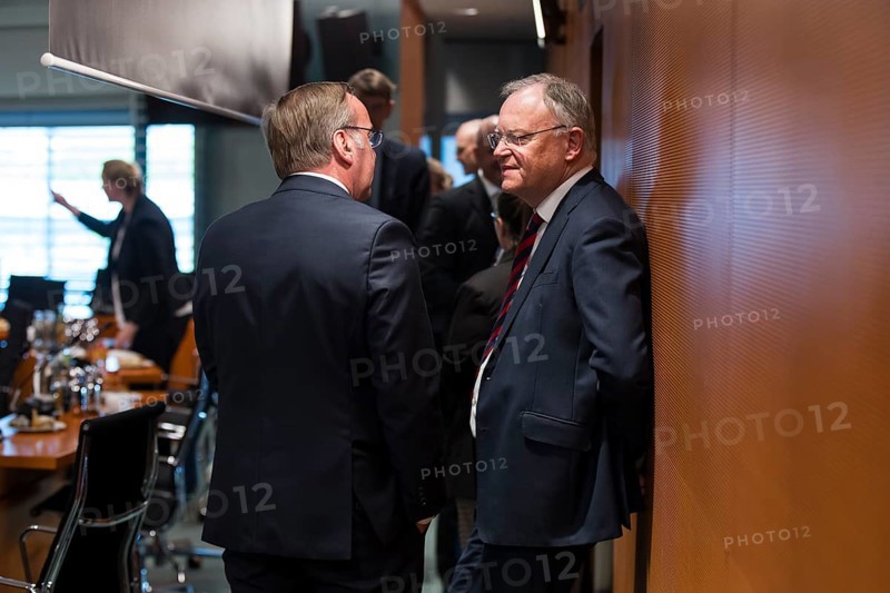 Boris Pistorius (Federal Minister of Defence, SPD) and Stephan Weil (Minister-President of Lower Saxony, SPD) in conversation in front of the consultations at the Minister-Presidents' Conference with the heads of government of the federal states at the Federal Chancellery, Berlin, 20.06.2024