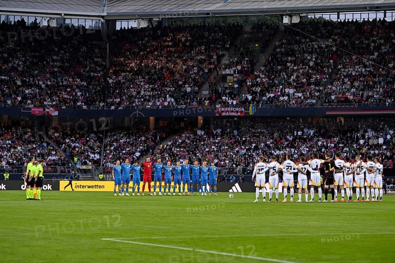 Mourning, remembrance, minute of silence, minute of silence for the deceased Bernd Hölzenbein, Team Germany and Ukraine, international match, Max-Morlock-Stadion, Nuremberg, Bavaria, Germany, Europe