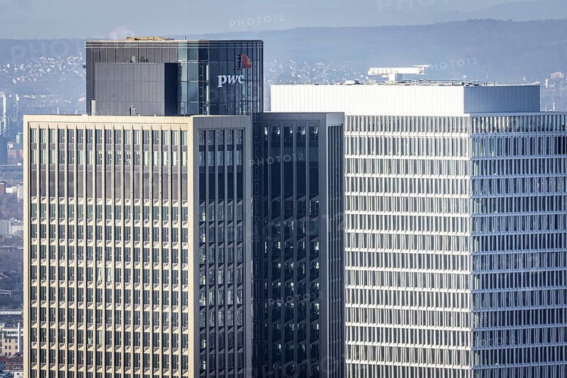 Zwoter 185, headquarters of PricewaterhouseCoopers GmbH Germany, logo of the auditing firm on the facade of a skyscraper in the banking district, Frankfurt am Main, Hesse, Germany, Europe