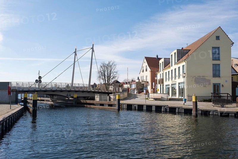 Swing bridge, Königstuhl, Malchower See, Malchow, island town, Mecklenburg Lake District, Mecklenburg, Mecklenburg-Vorpommern, Germany, Europe