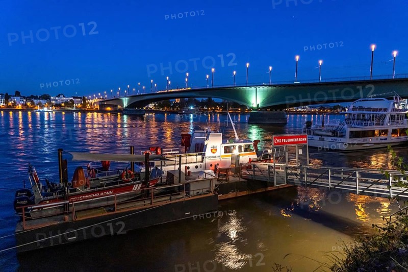 The Kennedy Bridge, the middle of Bonn's 3 Rhine bridges, connects the centre of Bonn and the Beuel district, federal road B56, light rail lines and footpaths and cycle paths, Bonn North Rhine-Westphalia, Germany, Europe
