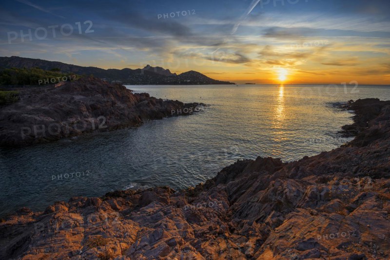 Cap du Dramont, sunrise, Massif de l'Esterel, Esterel Mountains, Département Var, Région Provence-Alpes-Côte d'Azur, France, Europe