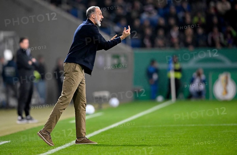 Coach Coach Pellegrino Matarazzo TSG 1899 Hoffenheim on the sidelines Gesture gesture behind Coach Coach Miroslav Klose 1. FC Nürnberg FCN DFB-Pokal, PreZero Arena, Sinsheim, Baden-Württemberg, Germany, Europe
