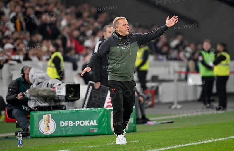 Coach Markus Anfang 1. FC Kaiserslautern FCK Gesture gesture on the sidelines MHPArena, MHP Arena Stuttgart, Baden-Württemberg, Germany, Europe