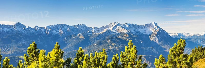 Panorama of the Wetterstein mountains with Alpspitze 2628m and Zugspitze 2962m, Werdenfelser Land, Upper Bavaria, Bavaria, Germany, Europe