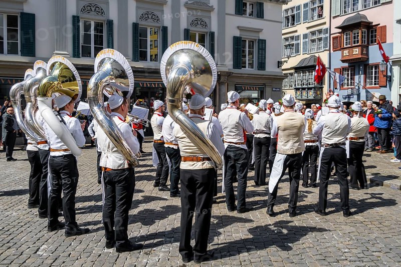 Historically costumed guildsmen in Zurich's Old Town, stand concert at Münzplatz, Zunft zum Weggen, Sechseläuten or Sächsilüüte, Zurich Spring Festival, Zurich