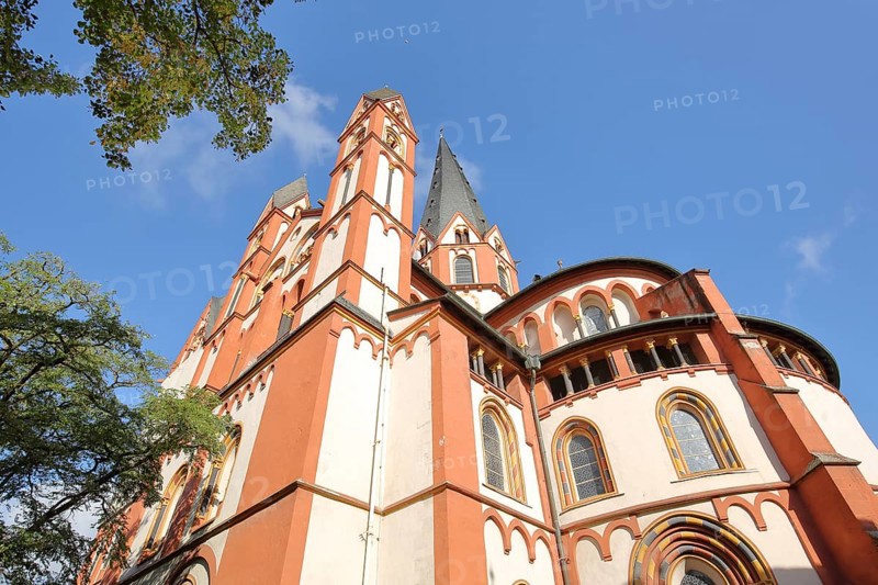 Gothic Cathedral of St George with view upwards, perspective, Limburg Cathedral, Old Town, Limburg, Hesse, Germany, Europe