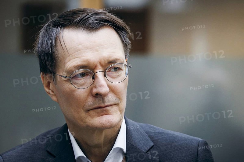 Karl Lauterbach (SPD), Federal Minister of Health, speaking at a federal press conference on the topic of quality of care and successful treatment 'Äì that'Äì why inpatient care must now be revolutionised, in Berlin, 30.01.2024