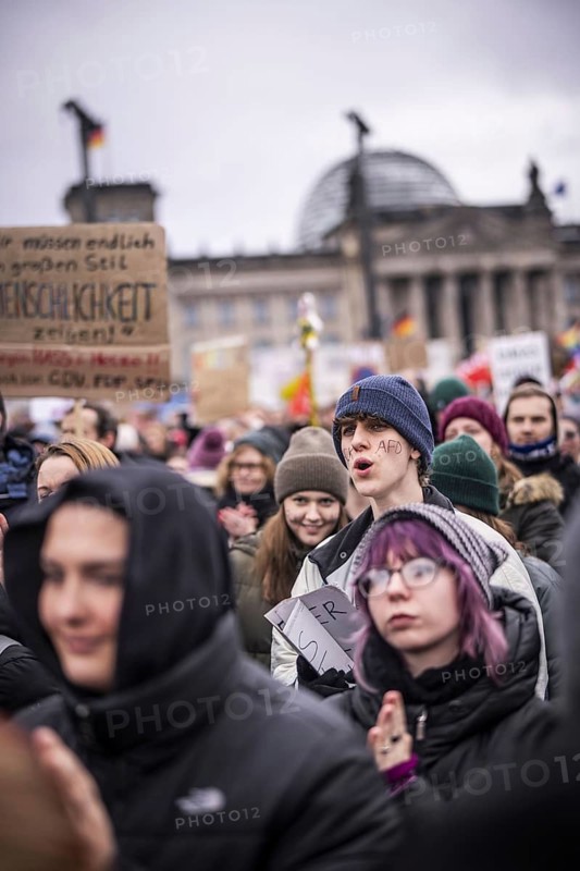 150, 000 people gather around the Bundestag in Berlin to build a human wall against the shift to the right in society. We are the firewall chanted demonstrators from a wide range of social groups. Recordings on 03.02.2024 in Berlin