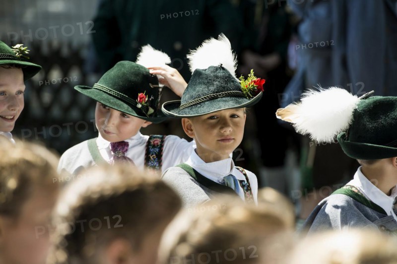 Traditional traditional costume parade, Garmisch-Partenkirchen, Werdenfelser Land, Upper Bavaria, Bavaria, Germany, Europe