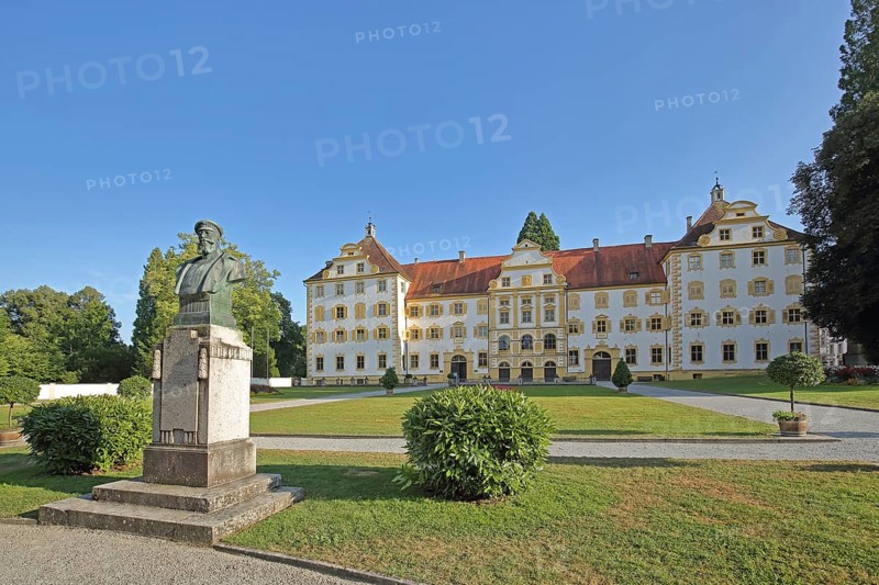 Baroque castle with baroque garden and monument to Prince William of Baden, monastery, castle, Salem, Lake Constance region, Baden-Württemberg, Germany, Europe