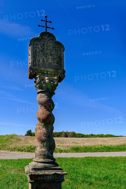 Wayside shrine on the Hochrhöner Weg, near Oberbernhardser, Hofbieber, Kuppenrhön, Rhön, Hesse, Germany, Europe