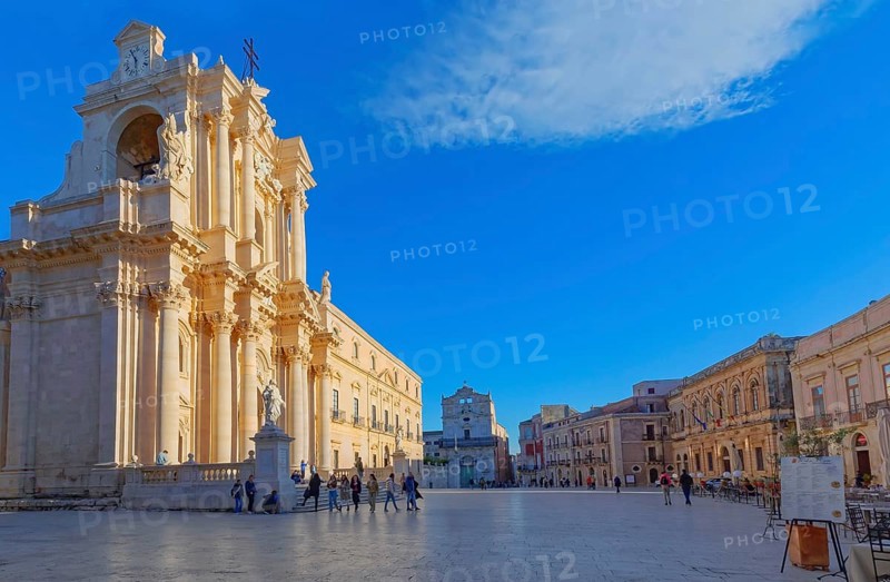 Piazza Duomo, Ortygia, Syracuse, Sicily, Italy, Europe