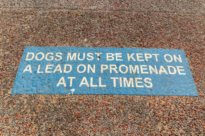 Dogs Must Be Kept On a Lead on Promenade at all Times, The Esplanade, Lowestoft, Suffolk, England, UK