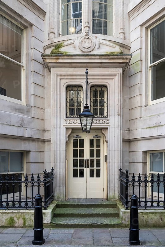 East entrance to Temple Gardens, Middle Temple Lane, Inns of Court & Chancery, London, England, United Kingdom, Europe