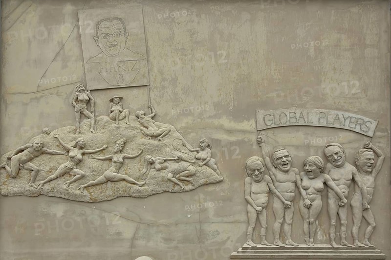 Sculpture Ludwigs Erbe by Peter Lenk 2003, Hartz, citizen's income, social welfare, satire, inscription, detail, monochrome, grey, relief, town hall, Ludwigshafen, Bodman-Ludwigshafen, Überlinger See, Lake Constance, Lake Constance area, Hegau, Baden-Württemberg, Germany, Europe