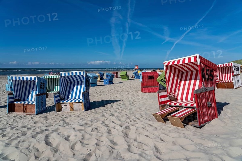 North Sea island of Langeoog, early summer, shortly after the first easing of the lockdown in the Corona crisis, still quite few tourists on the beach, beach chairs, Lower Saxony, Germany, Europe