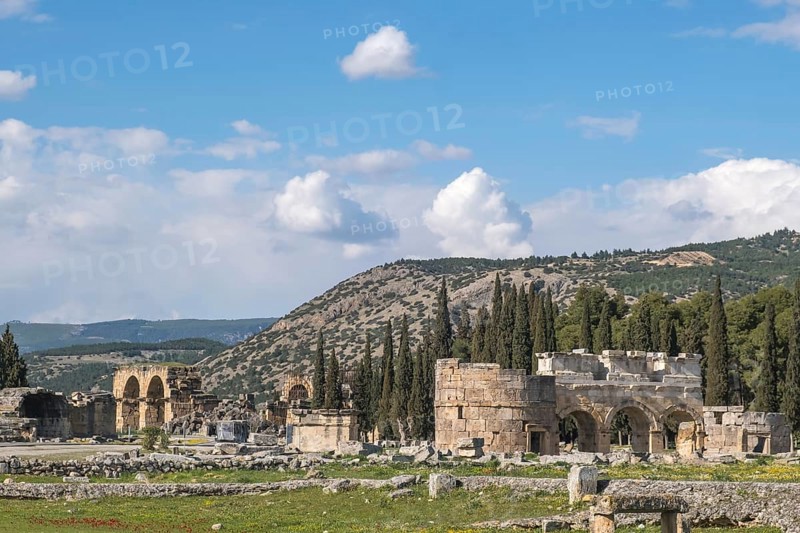 North Gate of Hierapolis, ancient Greek city, UNESCO World Heritage Site, near Pamukkale, Phrygia, Denizli, Turkey, Asia