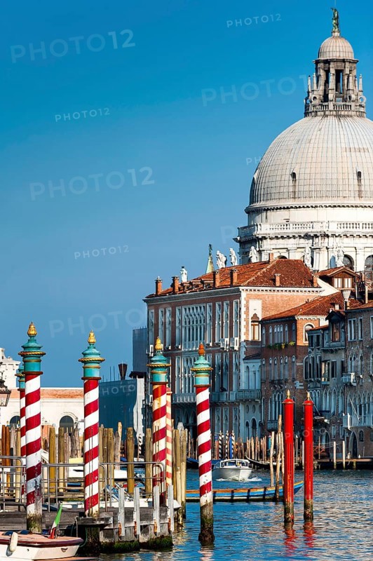 Santa Maria della Salute on the Grand Canal, city trip, holiday, travel, tourism, lagoon city, historical, history, building history, architecture, historic, famous, attraction, building, gondola, waterway, sightseeing, facade, house, old building, endangered, world cultural heritage, UNESCO, culture, honeymoon, Middle Ages, flood, environment, cruise, carnival, catholic, Venice, Italy, Europe