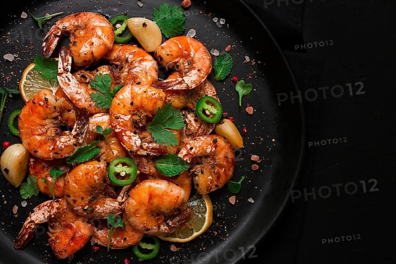 Fried shrimp, headless, with spices, grilled, homemade, no people