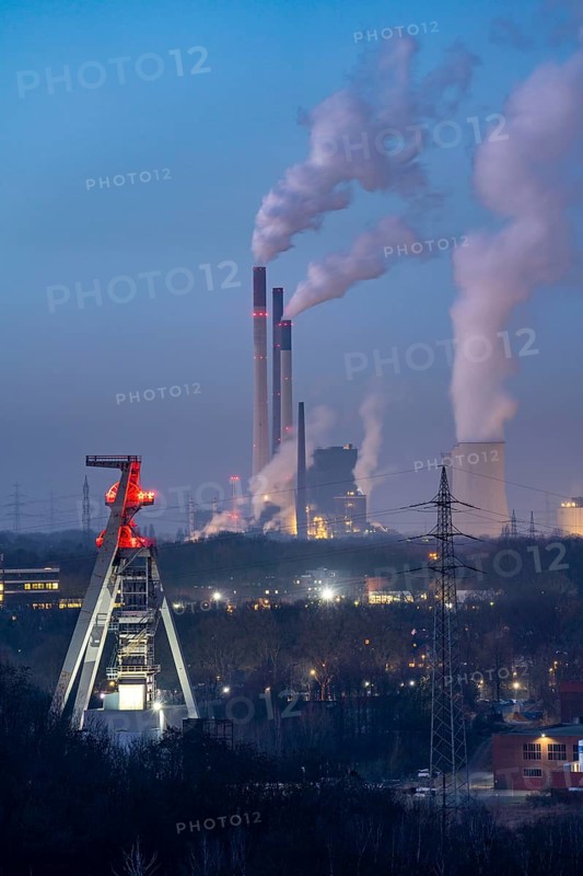UNIPER coal-fired power plant Gelsenkirchen-Scholven, power plant units and cooling towers, headframe of the former Hugo coal mine, shaft 2, North Rhine-Westphalia, Germany, Europe