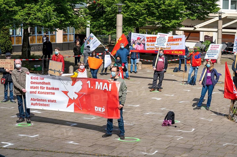 Demonstration on 1 May, on the Weberplatz in Essen, an alliance of left-wing parties and groups had achieved, in the second instance, in front of the OVG Münster that the originally banned demonstration was approved, subject to many conditions, such as number of participants, distance, compulsory masks, Essen, North Rhine-Westphalia, Germany, Europe