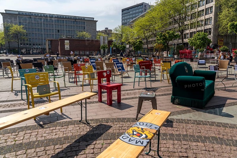Campaign 1, 000 empty chairs, with which restaurateurs, nationwide, want to draw attention to the problems of the catering trade in the Corona period, Kennedyplatz, effects of the Corona crisis in Essen, Germany, Europe