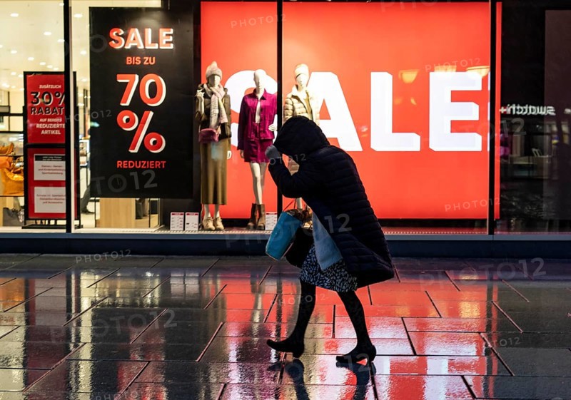 Sale, clearance sale at Galeria Kaufhaus an der Hauptwache, at Große Eschenheimer Straße and pedestrian zone Zeil, Frankfurt am Main, Hesse, Germany, Europe