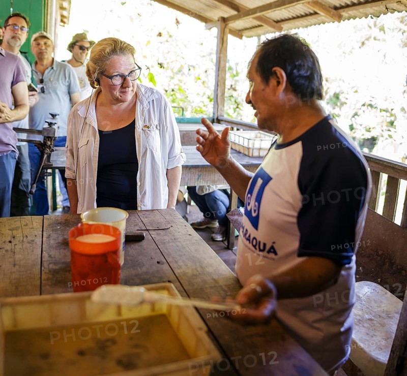 Svenja Schulze (SPD), Federal Minister for Economic Cooperation and Development, visits the community of Jamaraqua in the Tapajos National Forest. Here, processing natural latex. Jamaraqua, 20.07.2024. Photographed on behalf of the Federal Ministry for Economic Cooperation and Development