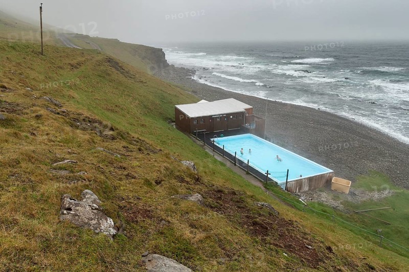 Krossneslaug, outdoor pool with hot spring by the sea, Krossnes, Norðurfjörður, Árnes, Strandir, Westfjords, Iceland, Europe