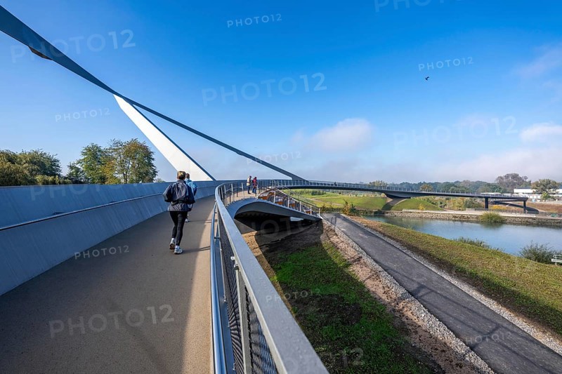 New bridge over the Rhine-Herne Canal and the Emscher, leap over the Emscher, bicycle and pedestrian bridge, 412 metres long, at the so-called Emscherland, Castrop-Rauxel water cross, North Rhine-Westphalia, Germany, Europe